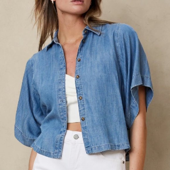 Banana Republic CHAMBRAY RESORT SHIRT - Picture 1 of 4